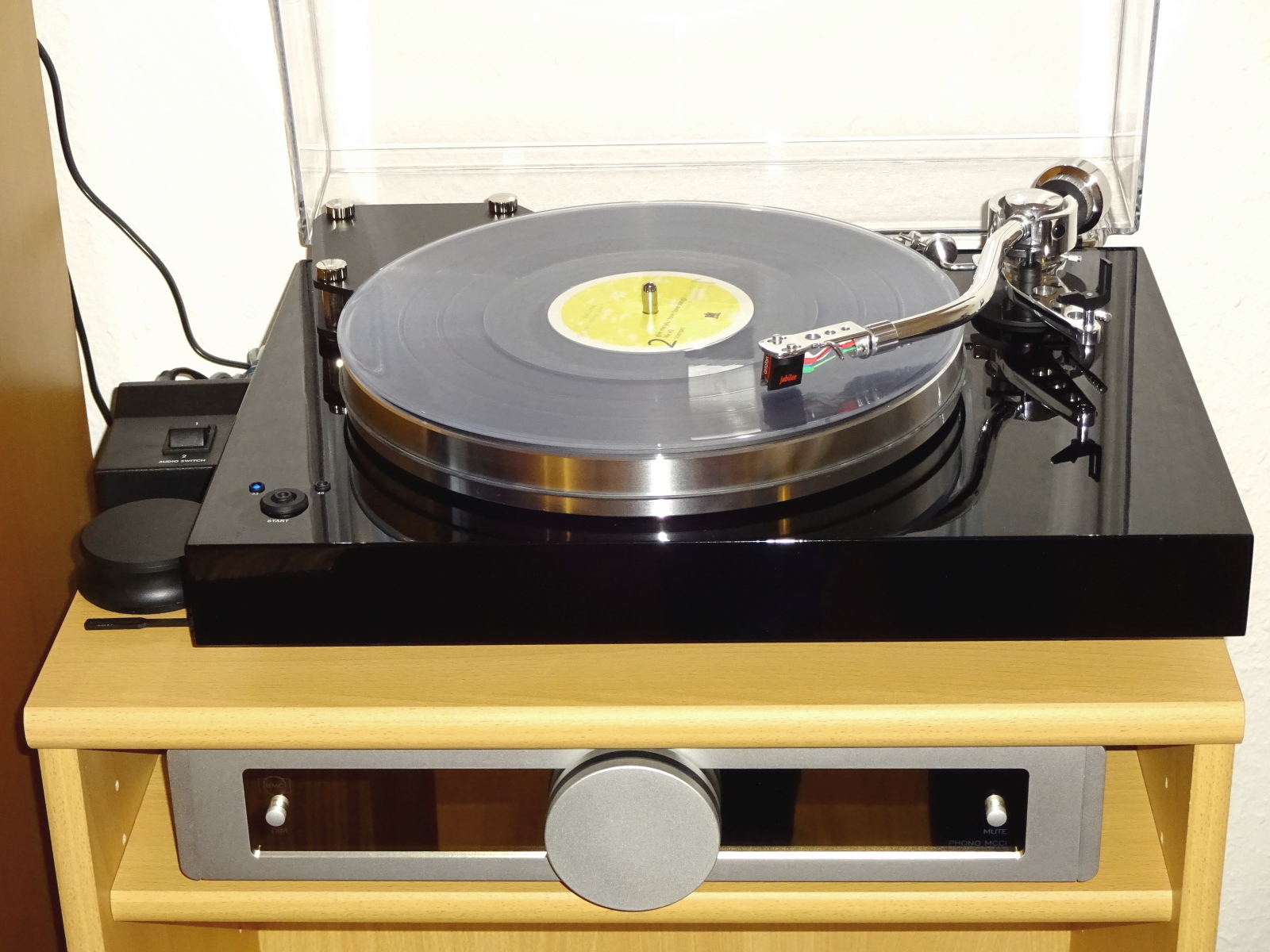 Pro-Ject Xtension 9 S-Shape mit Ortofon MC Jubilee an B.M.C. MCC!