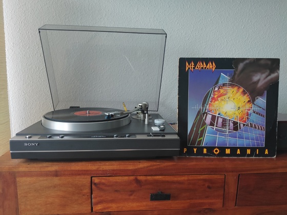 Def Leppard - Pyromania