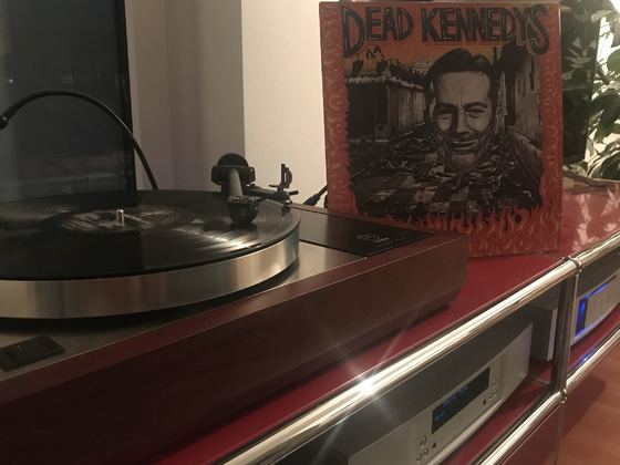 Dead Kennedys - Give me convenience or give me death