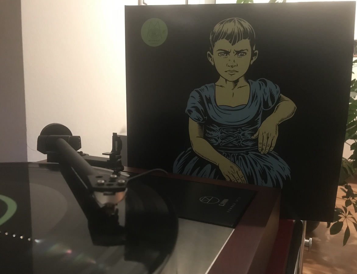 Moderat - III