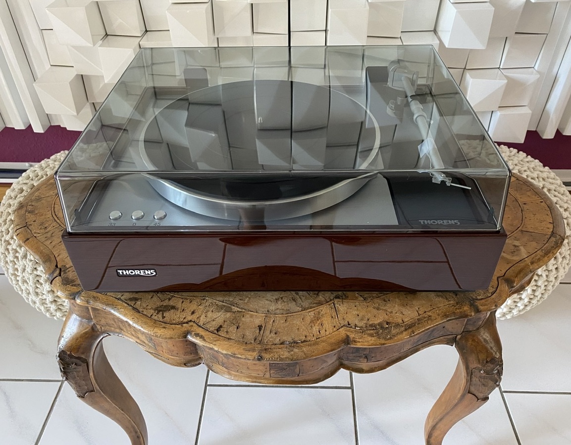 Thorens TD1600 von vorne