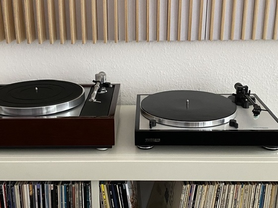 Thorens TD1600 neben seinem kleinen Bruder, dem TD402DD