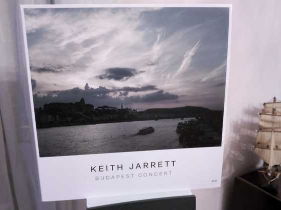 Jarrett Keith_Budapest Concert