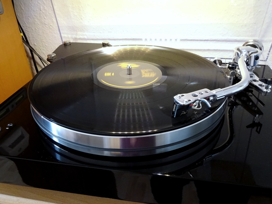 Pro-Ject Xtension 9 S-Shape mit Ortofon Windfeld