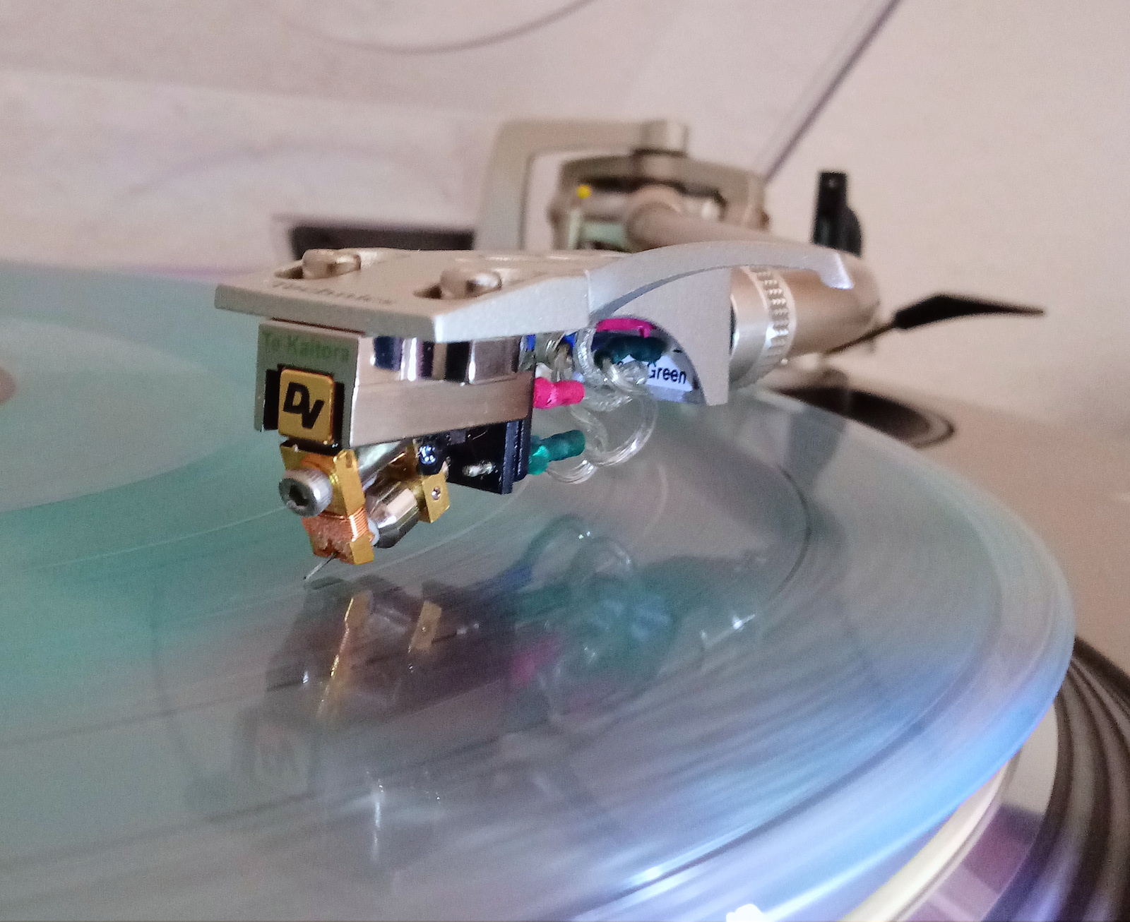 Dynavector Te Kaitora Rua Front-seitlich an Technics SL 1200