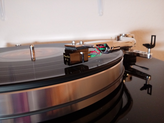 Phase Tech P-3 an Pro-Ject Xtension 9 S-Shape